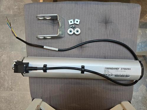 Mingardi D8 Fce stuuraandrijvingsmotor 230 V 500 N, Doe-het-zelf en Bouw, Raamkozijnen en Schuifdeuren, Zo goed als nieuw, Ophalen