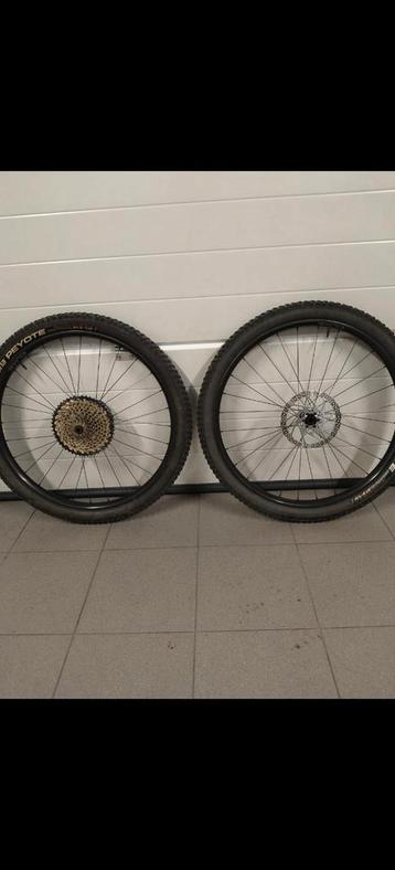 Roues VTT Duke Carbon 27,5 pouces disponible aux enchères