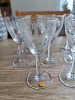 8 vintage geslepen apertief Glazen / V.D made in belgium, Verzamelen, Glas en Drinkglazen, Ophalen of Verzenden, Zo goed als nieuw