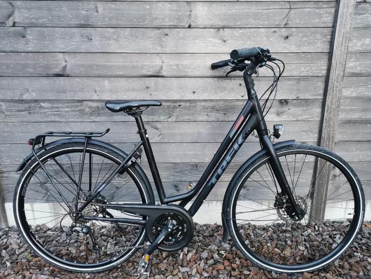 Damesfiets Trek D50, Fietsen en Brommers, Fietsen | Dames | Damesfietsen, Zo goed als nieuw, Overige merken, (Extra) lage instap