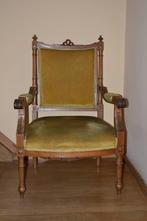 Sierlijke handgemaakte vintage arm stoel met houtsnijwerk, Antiek en Kunst, Antiek | Meubels | Stoelen en Sofa's, Ophalen