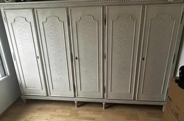 Kleerkast en commode gratis af te halen