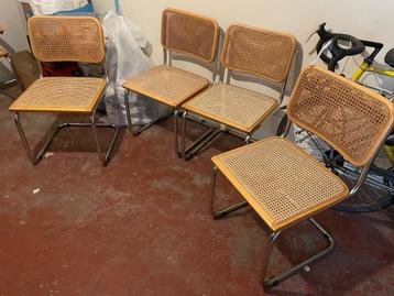 Italiaanse rotan stoelen (5) beschikbaar voor biedingen