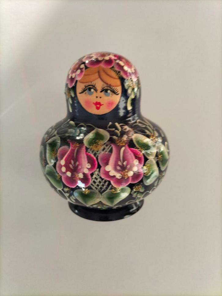 Matrioskas handgemaakte Russische nestpoppen uit de jaren 90, Verzamelen, Poppen, Nieuw, Overige typen, Ophalen of Verzenden