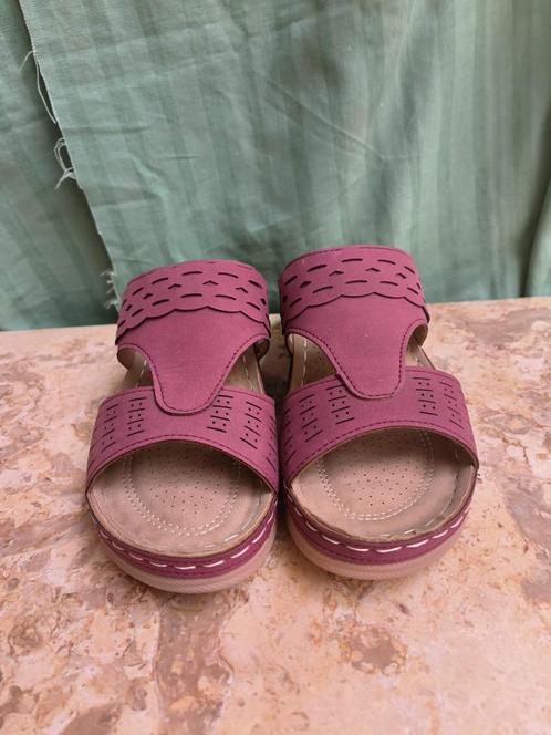 Bordeaux damessloffen (maat 37), Kleding | Dames, Schoenen, Nieuw, Slippers, Overige kleuren, Ophalen