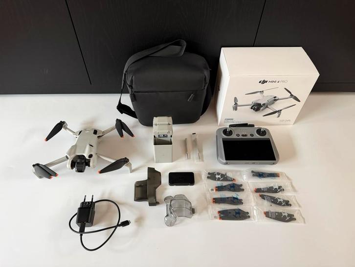 DJI MINI 4 PRO Smart controller- FLY MORE - occasion, TV, Hi-fi & Vidéo, Drones, Comme neuf, Drone avec caméra, Enlèvement ou Envoi
