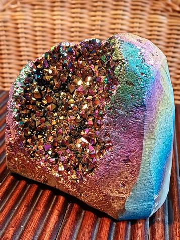 3 grote aura kristallen - prachtige fascinerende kleuren beschikbaar voor biedingen