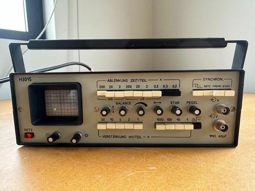 Vintage Soviet Oscilloscope H3015, Verzamelen, Elektronische Apparatuur, Overige typen, Ophalen