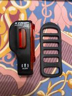 Feu arrière vélo Lezyne STRIP Alert 300 PRO USB rechargeable, Fietsen en Brommers, Ophalen of Verzenden, Oplaadbaar, Nieuw