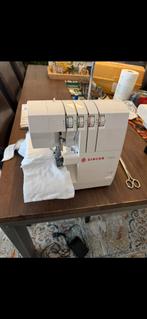 Lockmachine Singer S010L Nieuw, Hobby en Vrije tijd, Naaimachines en Toebehoren, Ophalen, Lockmachine, Singer
