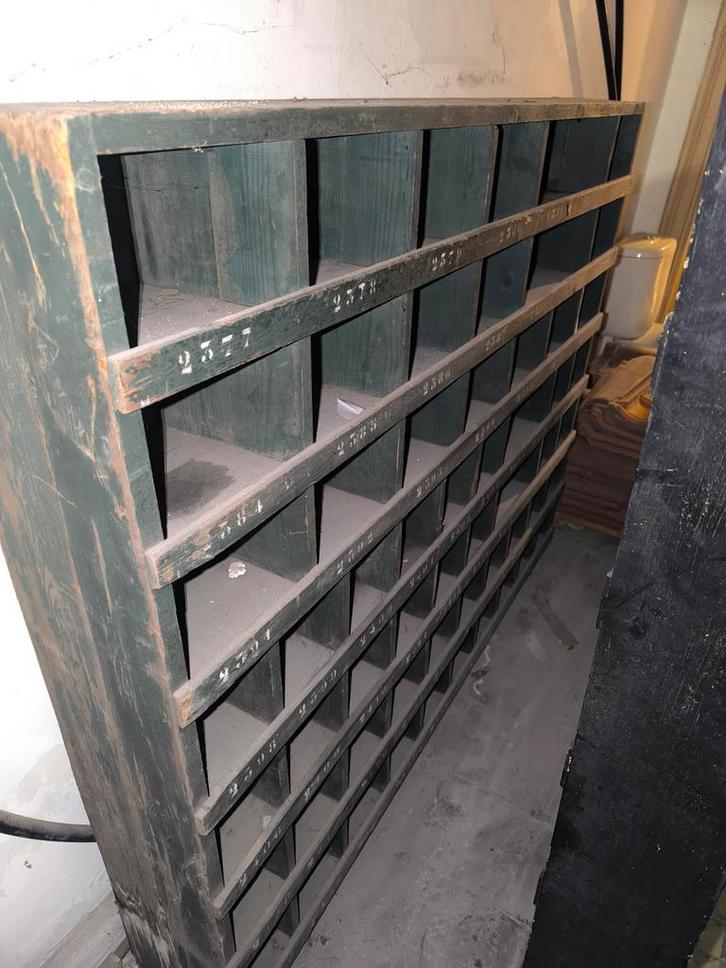 Ancien meuble à petites pièces, Huis en Inrichting, Kasten | Roldeurkasten en Archiefkasten, Ophalen