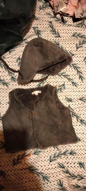 Bonnet et veste en cuir et laine de mouton, plutôt petit beschikbaar voor biedingen