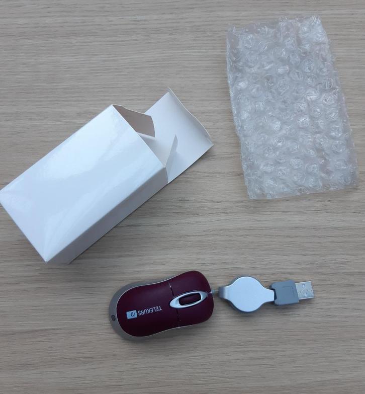 Nieuw! usb-muis: klein met intrekbare draad (reisformaat), Computers en Software, Muizen, Nieuw, Muis, Ophalen of Verzenden