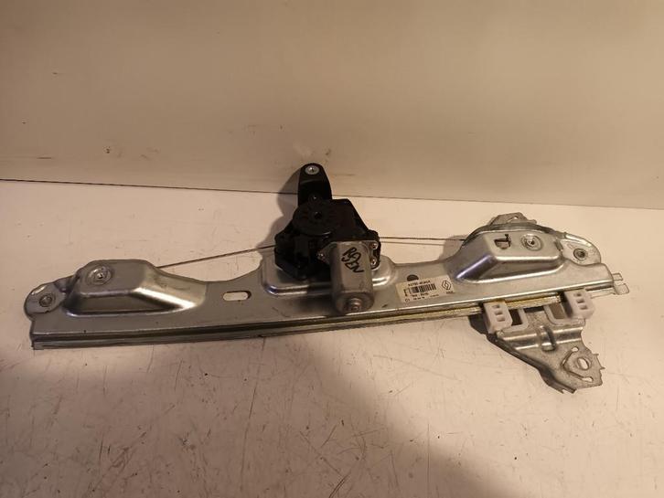 RAAMMECHANIEK ELEK RECHTS ACHTER Kadjar (RFEH) (827004EA0A), Auto-onderdelen, Carrosserie, Renault, Achter, Rechts, Gebruikt