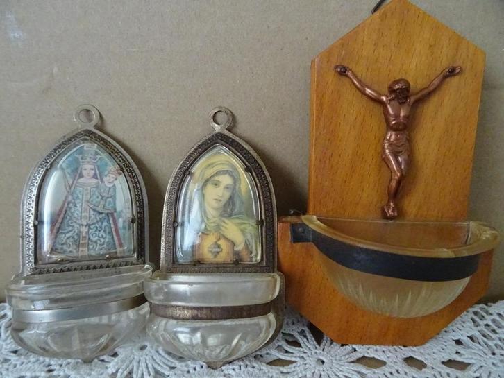 Vintage wijwaterbakje vintage wijwaterbakjes 9 euro per stuk, Verzamelen, Religie, Gebruikt, Christendom | Katholiek, Overige typen