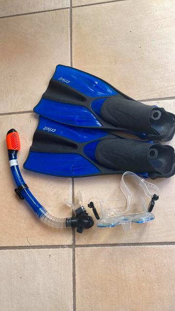 Zwemvliezen-bril-snorkel 