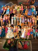 Groot lot 105 Barbie poppen, Verzamelen, Poppen, Gebruikt, Kleertjes, Ophalen
