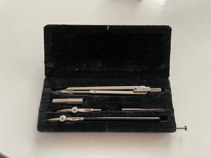 ENSEMBLE PASSER ancien de la marque NESTLER, Antiquités & Art, Antiquités | Outils & Instruments, Enlèvement ou Envoi