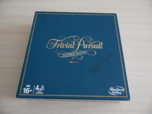 TRIVIAL PURSUIT   +  RECHARGE  GENUS, Hobby en Vrije tijd, Gezelschapsspellen | Bordspellen, Zo goed als nieuw, Een of twee spelers