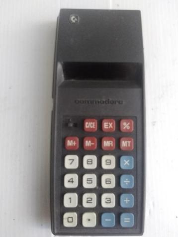 Commodore : calculatrice très vintage beschikbaar voor biedingen