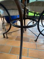 Table beige ronde 120cm  pied en fer  forgé  et 4 chaises, Comme neuf