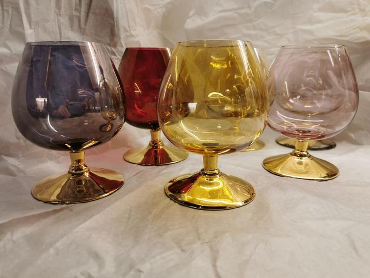 Vintage cognac glazen gekleurd gouden voetje 6 stuks, Antiek en Kunst, Antiek | Glaswerk en Kristal, Ophalen of Verzenden