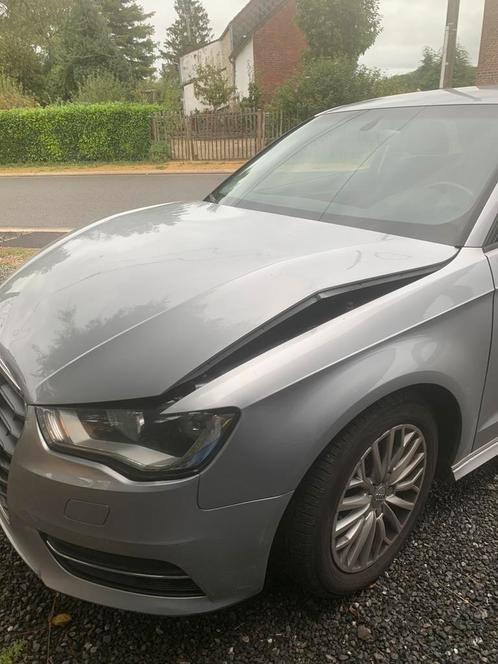 Cherche capot, calandre, pare-choc et clim audi a3 8V (2015), Auto-onderdelen, Carrosserie, Motorkap, Audi, Voor, Ophalen of Verzenden