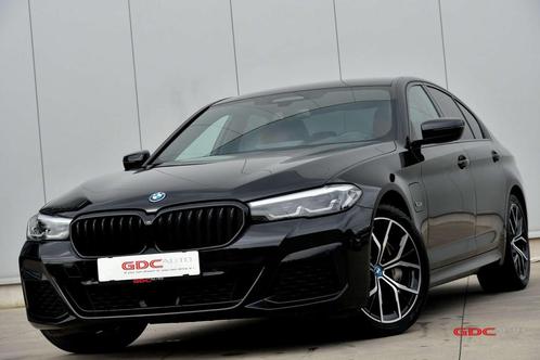 BMW 5 Serie 545 545e Hybride l M-sportpakket (bj 2022), Auto's, BMW, Bedrijf, Te koop, 5 Reeks, Achteruitrijcamera, Adaptive Cruise Control