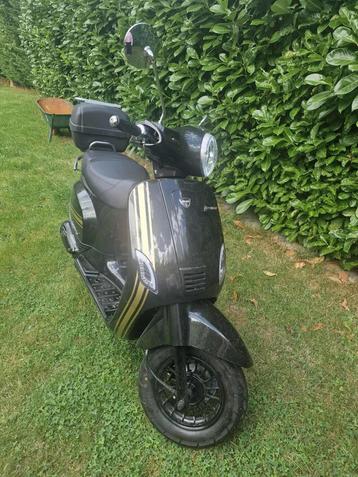 scooter neco sans permis beschikbaar voor biedingen