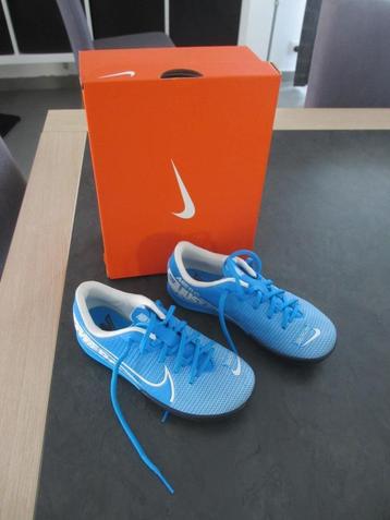 Chaussures de foot en salle Nike – P31,5 beschikbaar voor biedingen