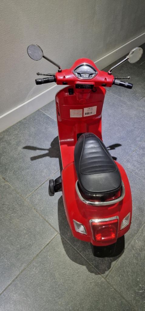 Scooter électrique enfant Vespa 6 V, Enfants & Bébés, Jouets | Extérieur | Véhicules à batterie, Utilisé, Enlèvement