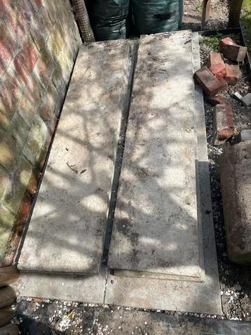 6 Betonplaten te koop beschikbaar voor biedingen