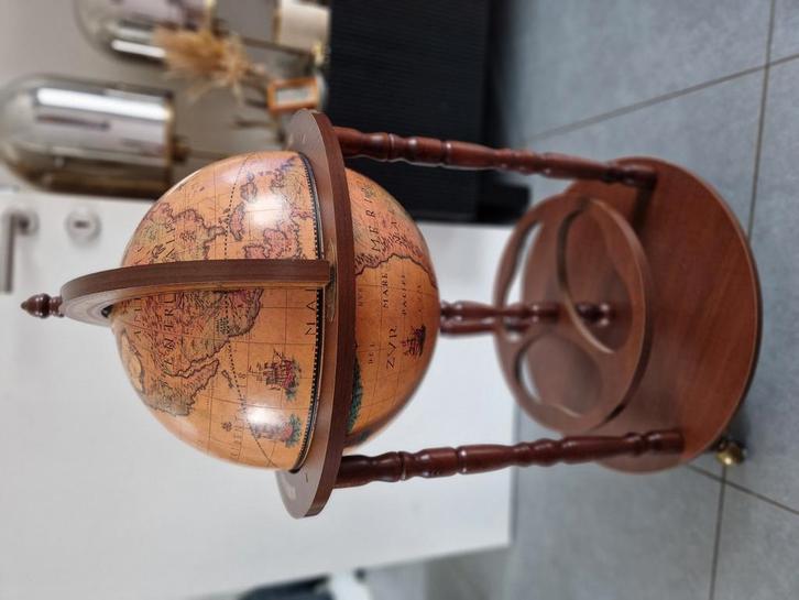 Wijnrek / wereldbol / wijnbar, Huis en Inrichting, Woonaccessoires | Zuilen en Pilaren, Zo goed als nieuw, Ophalen