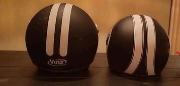 2 scooterhelmen beschikbaar voor biedingen
