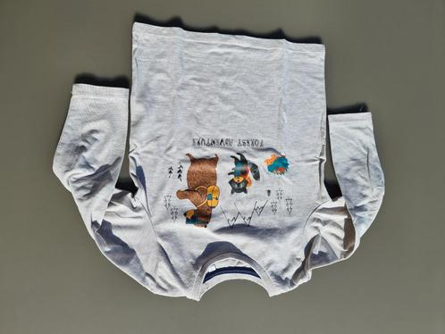 witte longsleef, t-shirt met beer, wasbeer en egel, CA, 98, Kinderen en Baby's, Kinderkleding | Kinder-kledingpakketten, Zo goed als nieuw