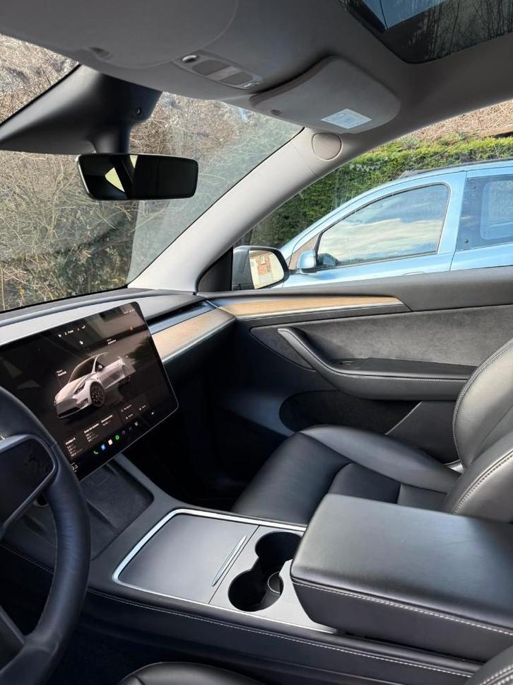 TESLA Model Y - À vendre, Autos, Tesla, Particulier, Model Y, Caméra 360°, Caméra de recul, Phares directionnels, Régulateur de distance