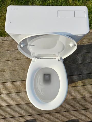 WC toilet Geberit spoelbak, 2j oud weg wegens afbraak woning beschikbaar voor biedingen