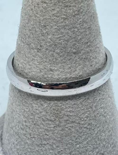 Zilveren ring ( zilver 925 ), Handtassen en Accessoires, Ringen, Nieuw, Dame of Heer, 17 tot 18, Zilver, Zilver, Verzenden