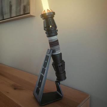 Sabre laser jaune Rey (Force FX Elite The Black Series) beschikbaar voor biedingen