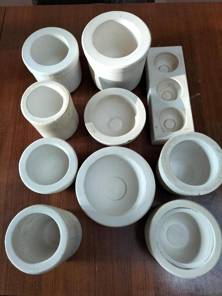 Lot van 20 gipsen mallen voor keramiek, Hobby en Vrije tijd, Knutselen, Gebruikt, Ophalen