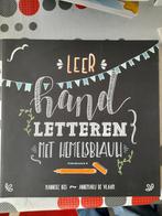 Leer hand letteren met hemelsblauw, Ophalen of Verzenden, Zo goed als nieuw