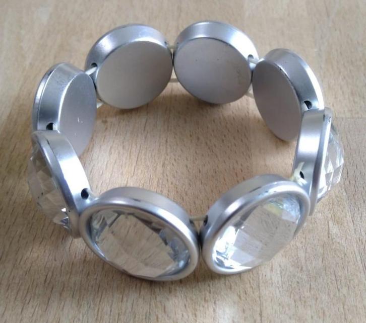 bracelet en plastique, Bijoux, Sacs & Beauté, Bracelets, Utilisé, Synthétique ou Plastique, Argent, Enlèvement ou Envoi