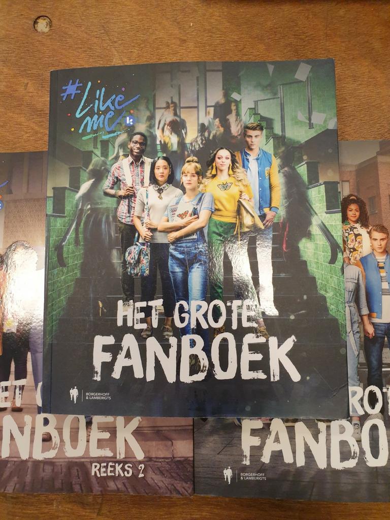 Het grote fanboek DEEL 1 # LIKE ME, Ophalen of Verzenden, Zo goed als nieuw