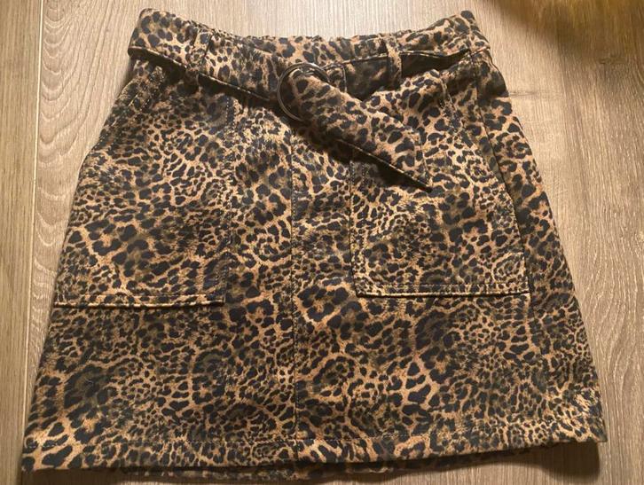 🔥 Bershka - rok met luipaardprint en gesp - XS, Kleding | Dames, Rokken, Zo goed als nieuw, Maat 34 (XS) of kleiner, Ophalen of Verzenden