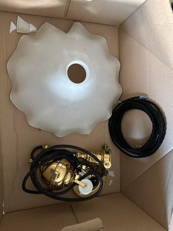 Antieke katrol lamp met tegengewicht (in messing) beschikbaar voor biedingen