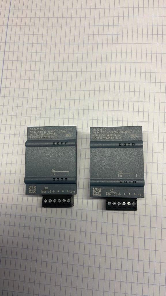 Siemens analoge output module SB1232, Audio, Tv en Foto, Foto | Flitsers, Nieuw, Ophalen