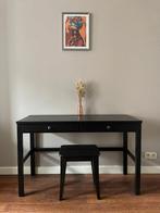 Bureau met twee lades en kabelgoot + krukje HEMNES Ikea, Huis en Inrichting, Ophalen, Zo goed als nieuw, Bureau