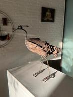 Statue d'oiseau, Enlèvement