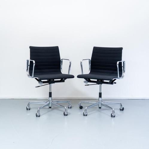 6 chaise de bureau Vitra Eames Ea117 noir hopsak chrome, Maison & Meubles, Chaises, Comme neuf, Cinq, Six Chaises ou plus, Noir