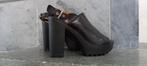 plateauschoenen met hoge hak Mt 36, Enlèvement ou Envoi, Chaussures à haut talons, Comme neuf, Noir